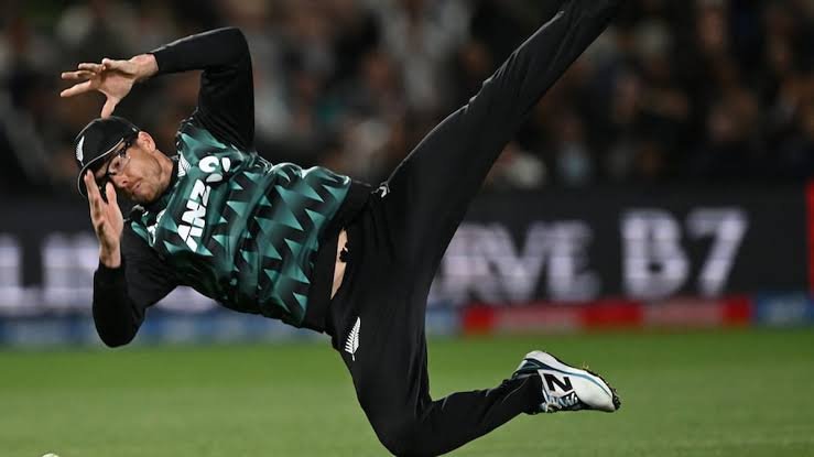 Mitchell Santner Suffers No Concussion Symptoms, Expected Fit for 2nd T20I Mitchell Santner Suffers No Concussion Symptoms, Expected Fit for 2nd T20I